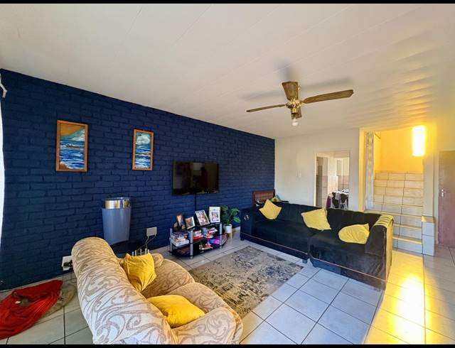 3 BEDROOM DUPLEX FOR SALE IN STRUBENVALE